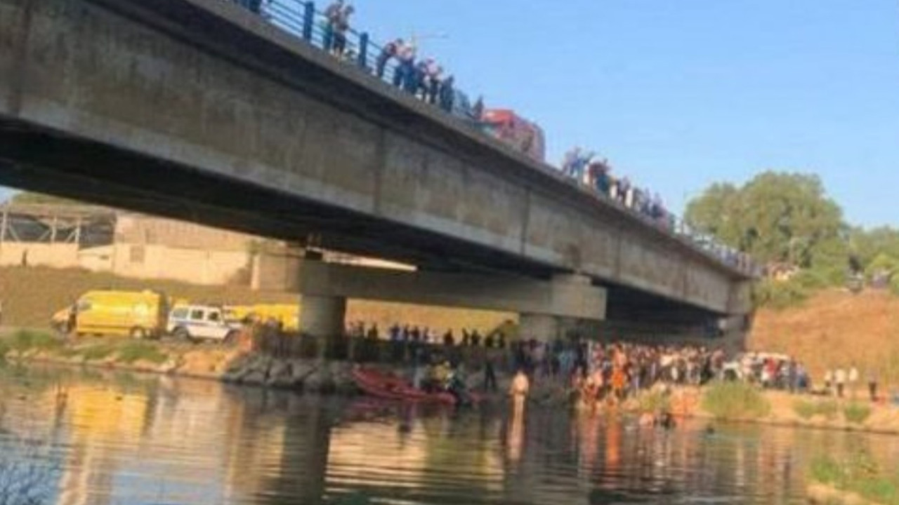 Korkunç kaza: Otobüs devrildi, 18 kişi boğularak öldü