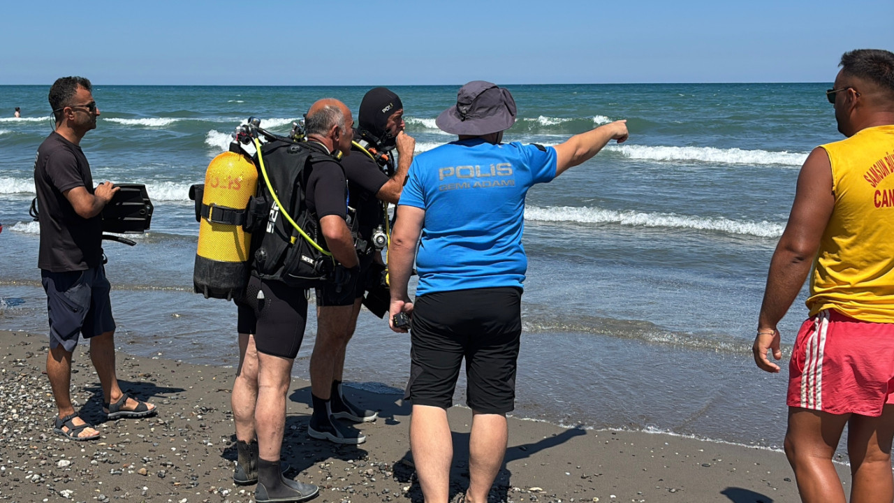 Denize giren gençlerden acı haber