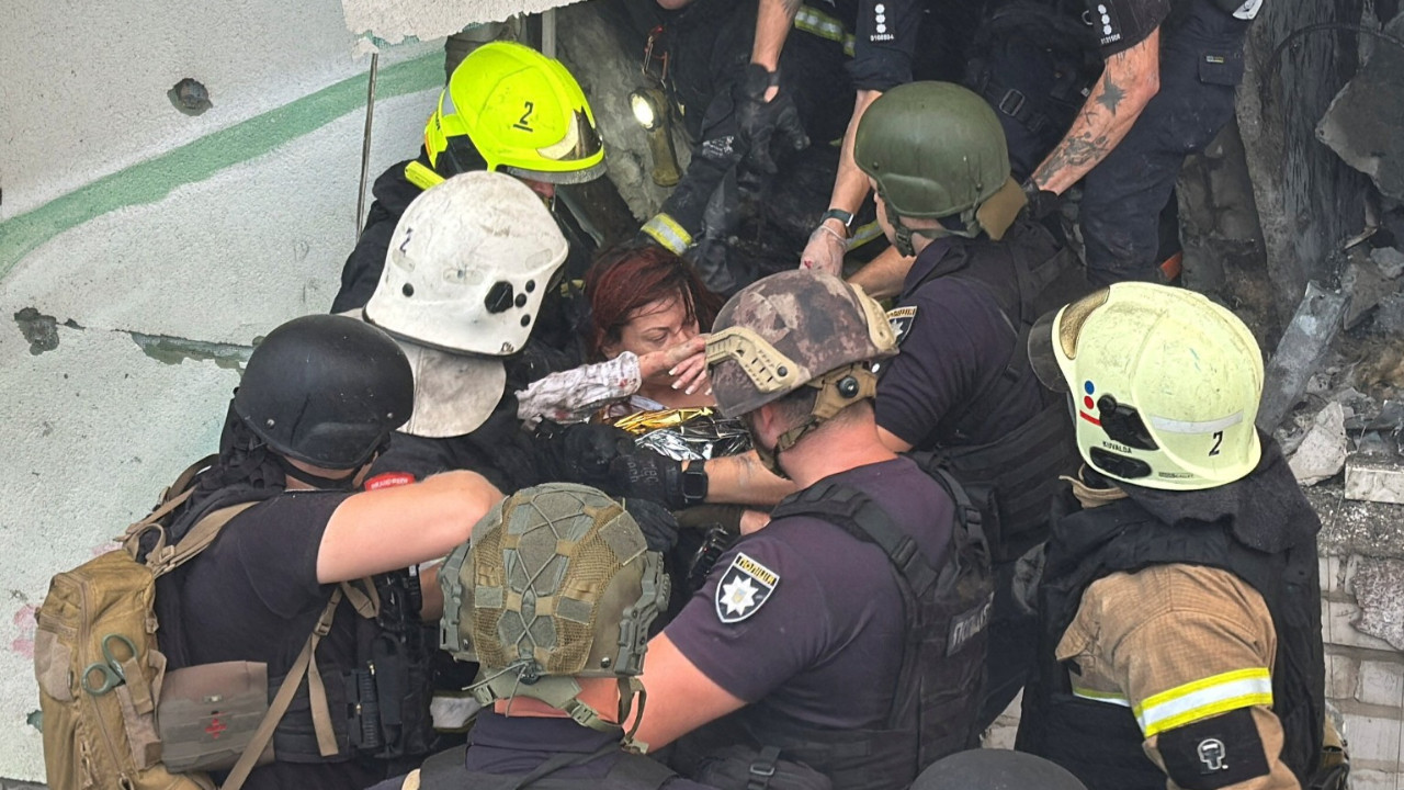 Barış görüşmelerine rağmen Rusya, Ukrayna'yı vurdu: Çok sayıda ölü ve yaralı var