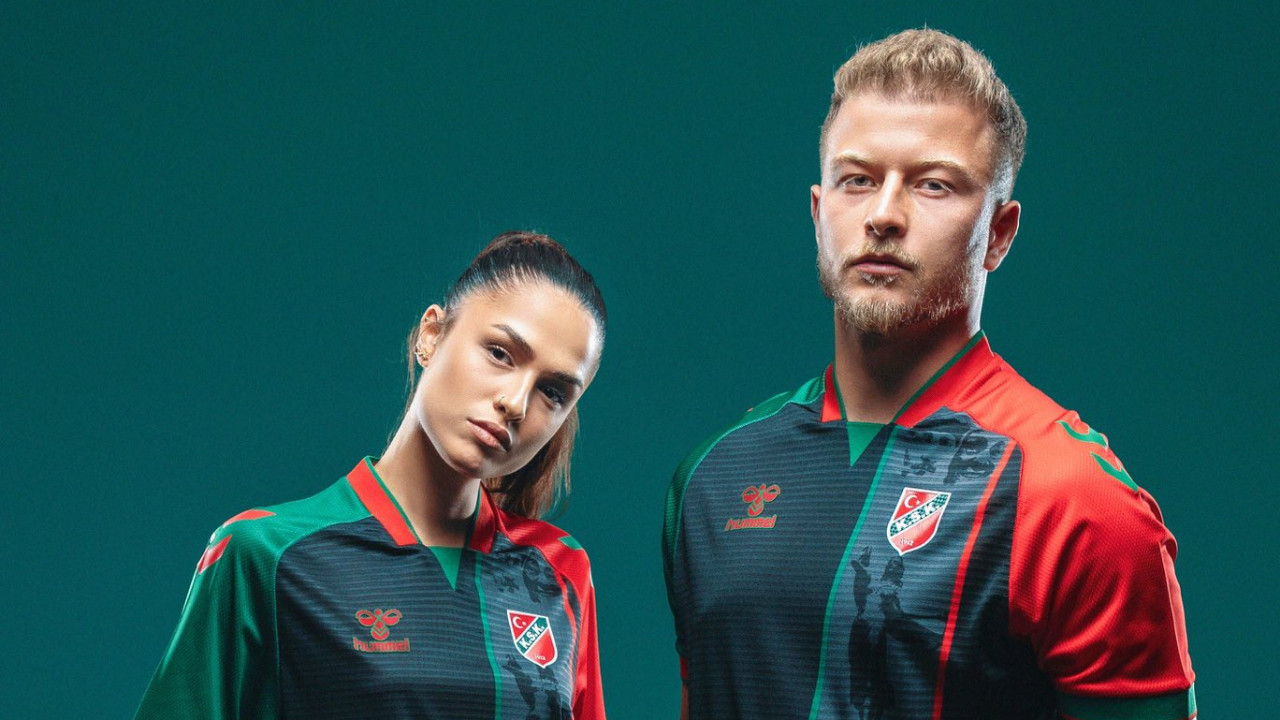 Karşıyaka’dan Atatürk ve Zübeyde Hanım'lı forma