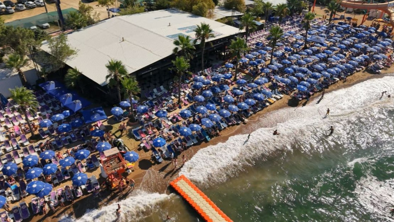 Nüfusu yazın 12 kat artıyor