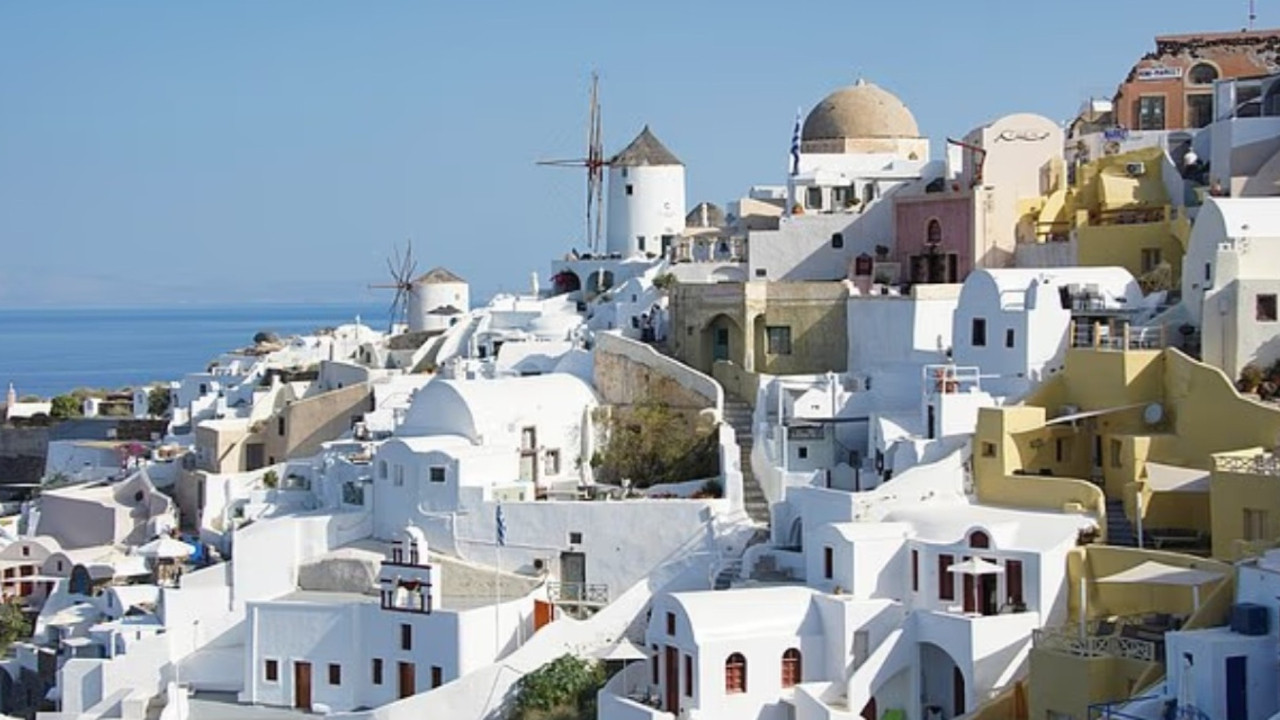 Ünlü turizm merkezinde toprak kayması paniği