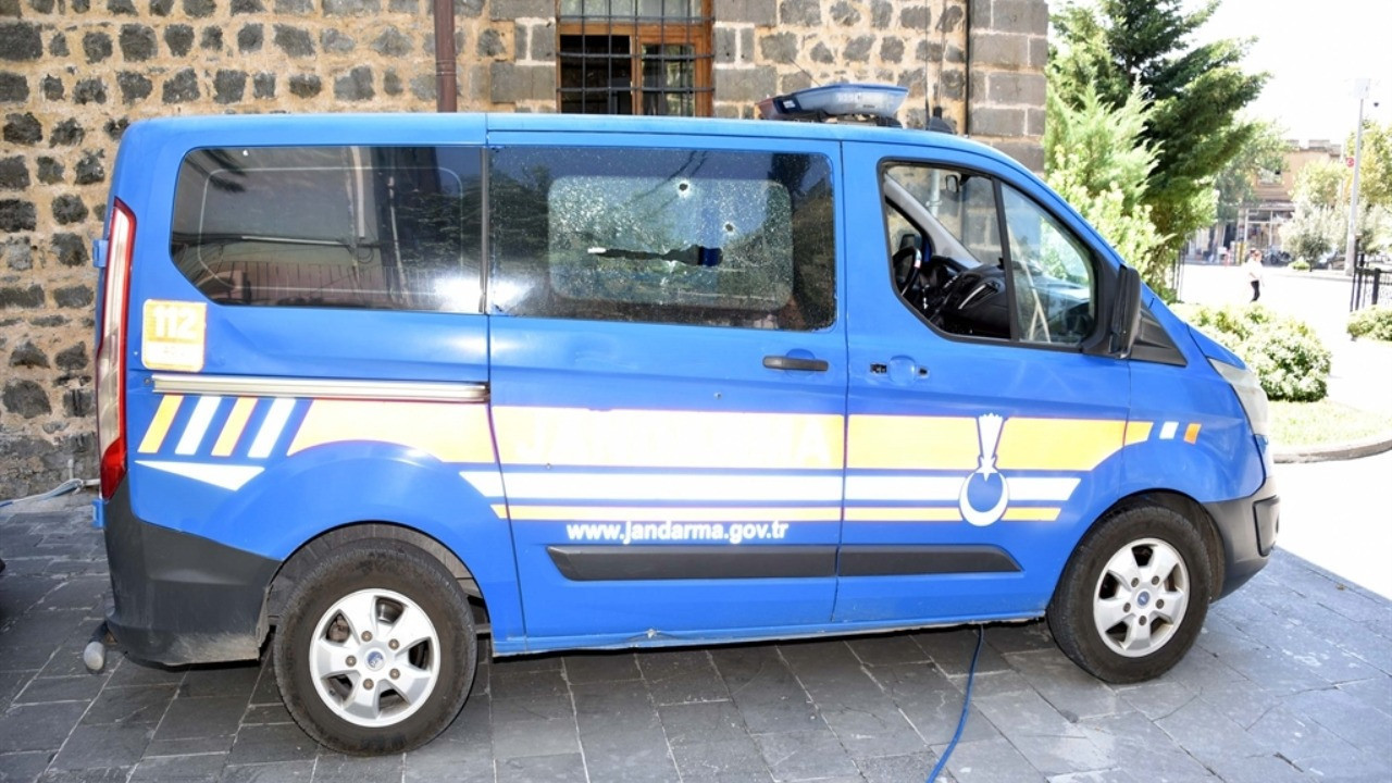 Jandarma aracındaki iki kuzene silahlı saldırı