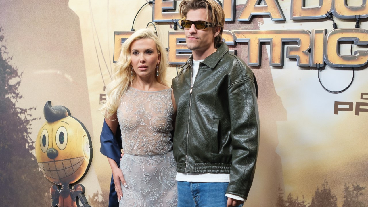 Ünlü çift çocuk evlat edindiklerini duyurdu