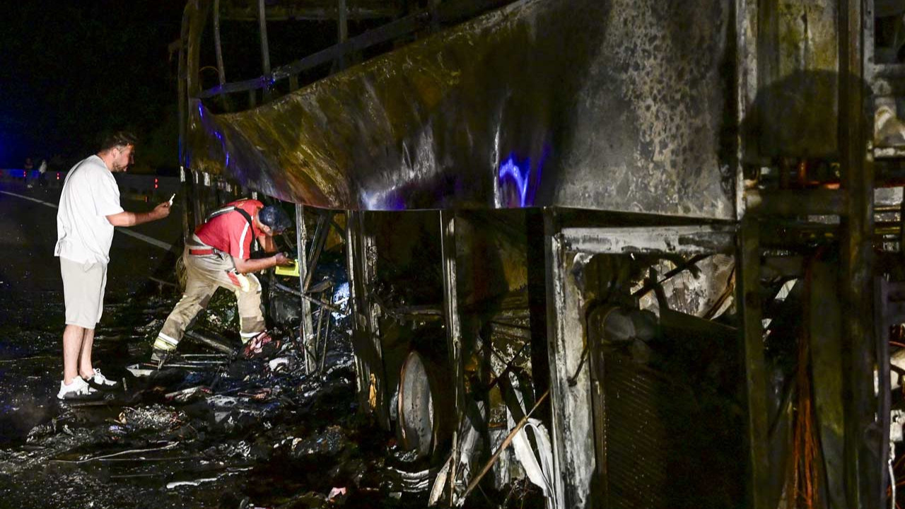 Ankara'da seyir halindeki yolcu otobüsü yandı