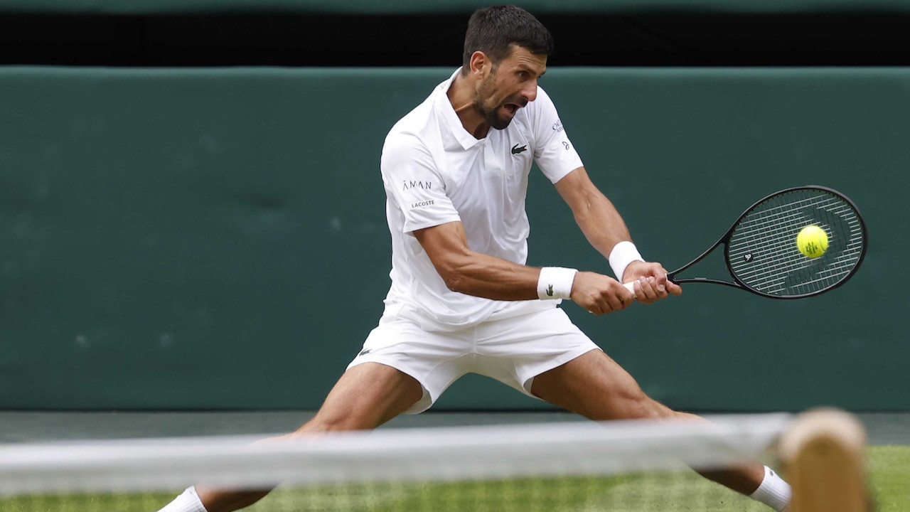 Hükümet karşıtı eyleme destek veren tenisçi Djokoviç ülkeden ayrılıyor