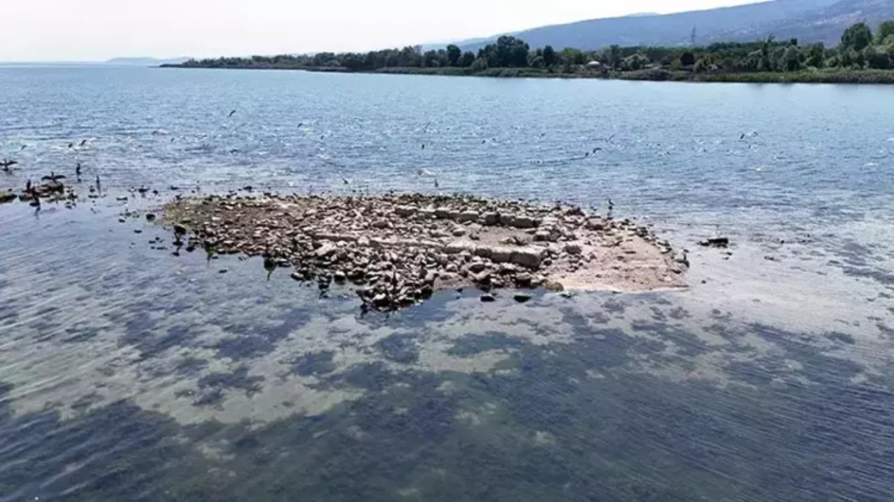 Sapanca Gölü’nde su krizi derinleşiyor: 29,60 metreye geriledi