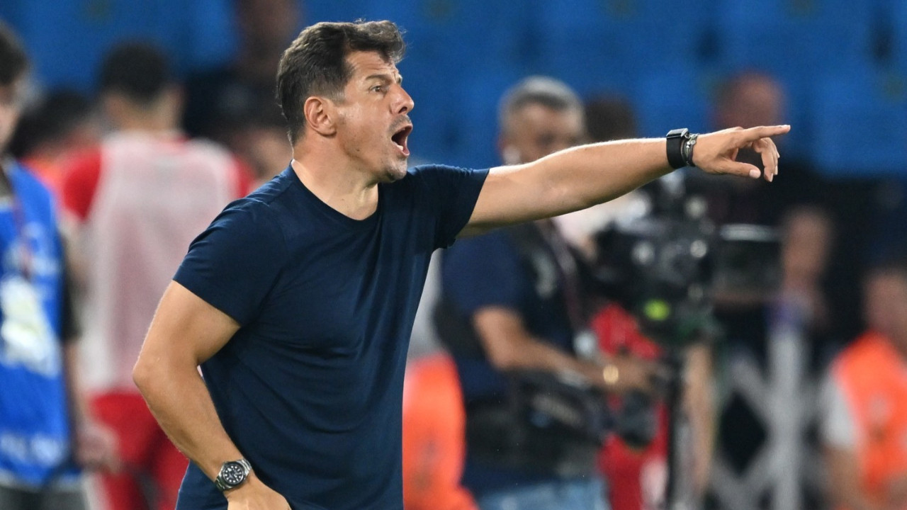 Emre Belözoğlu eskilere yüklendi: Ayıp ediyorlar