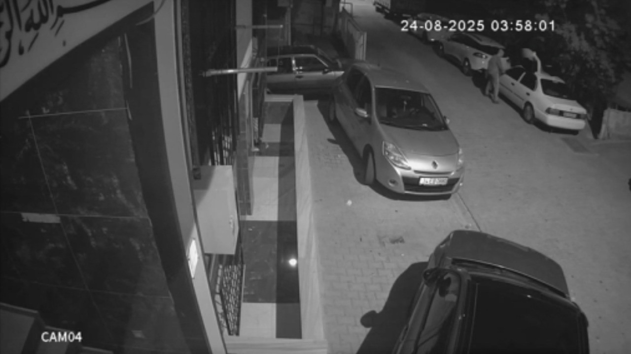 Esenyurt'ta endişelendiren görüntüler: Sokak sokak gezdi