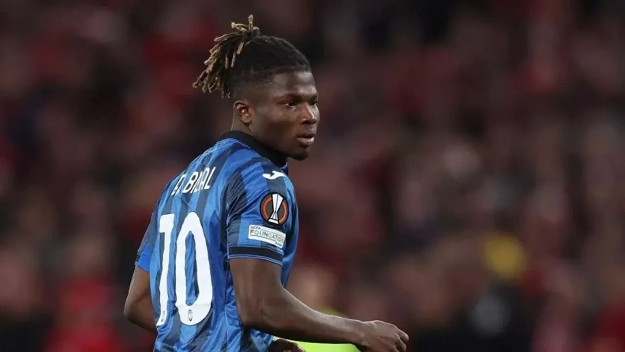 Beşiktaş, El Bilal Toure'yi resmen duyurdu: Yeni stoperin de eli kulağında!