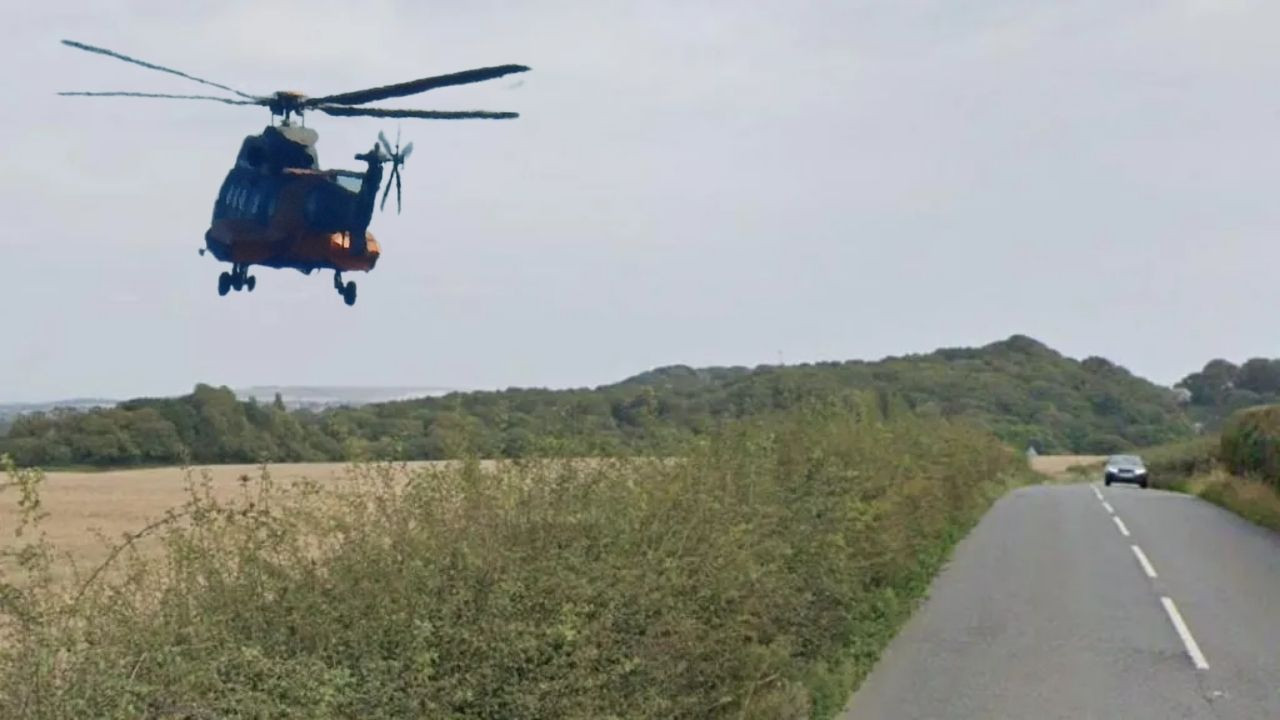 Helikopter tarlaya çakıldı