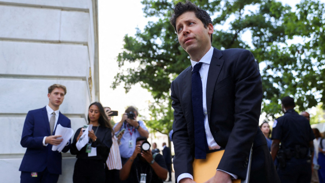 ChatGPT sohbetleri tarayıp polise bildiriyor