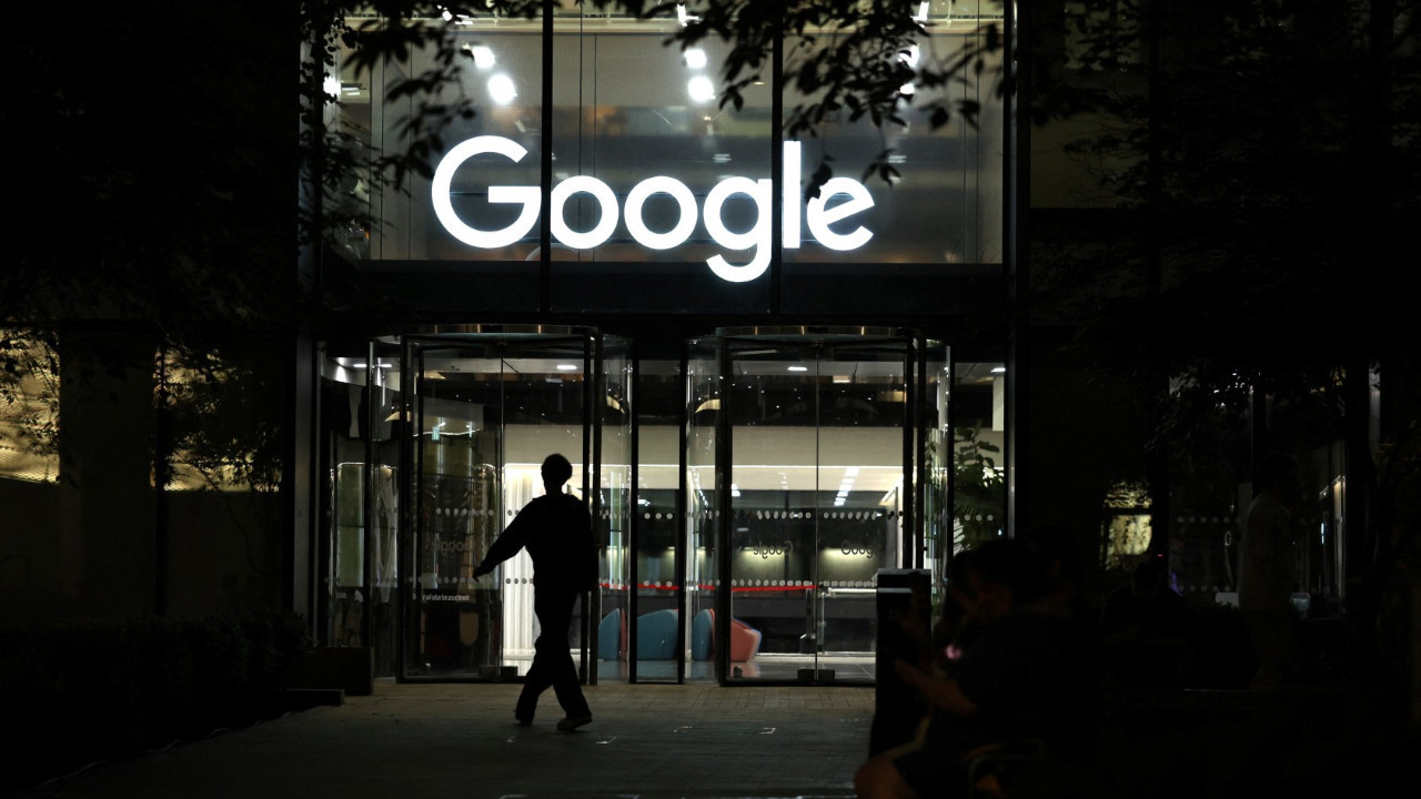 Google rakiplerini ikiye katladı