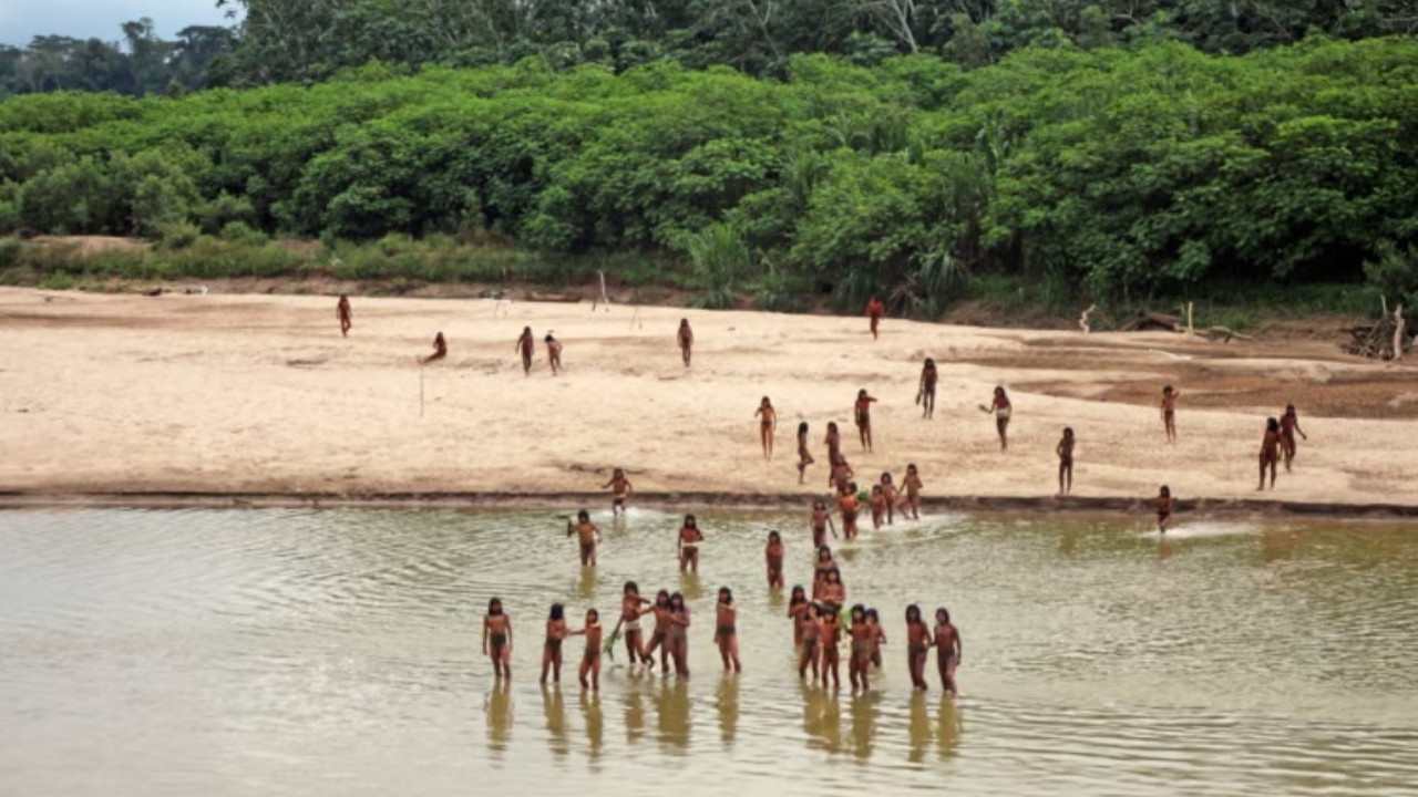 Dış dünyayla teması olmayan kabile görüldü... 'Çatışma an meselesi'