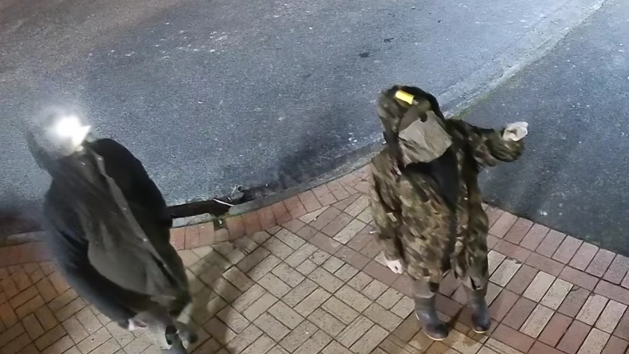 Dört çocuğuyla kaçan babayı güvenlik kamerası görüntüledi