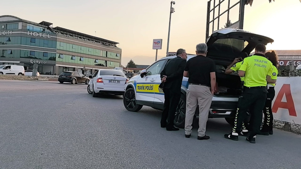 Düğün konvoyunda çakarlı araçtan havaya ateş açanlara 276 bin TL ceza