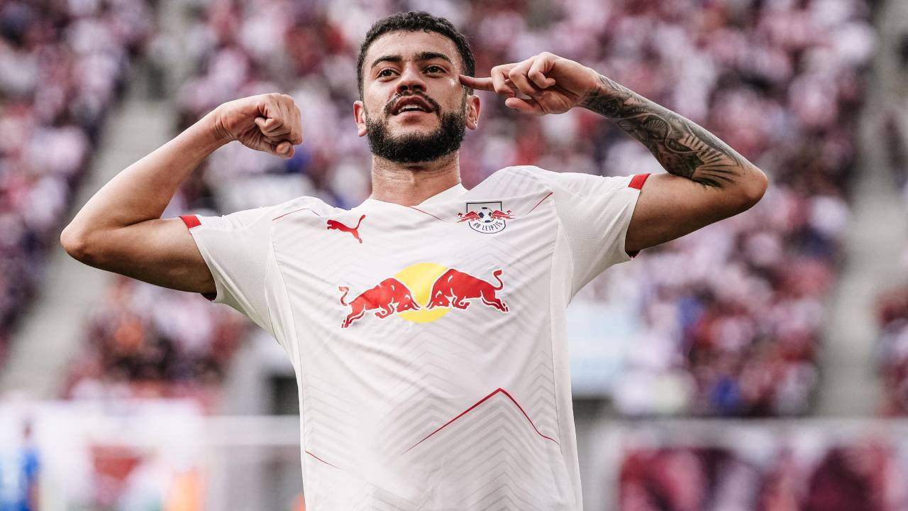 Romulo, Leipzig'de açılışı müthiş golle yaptı