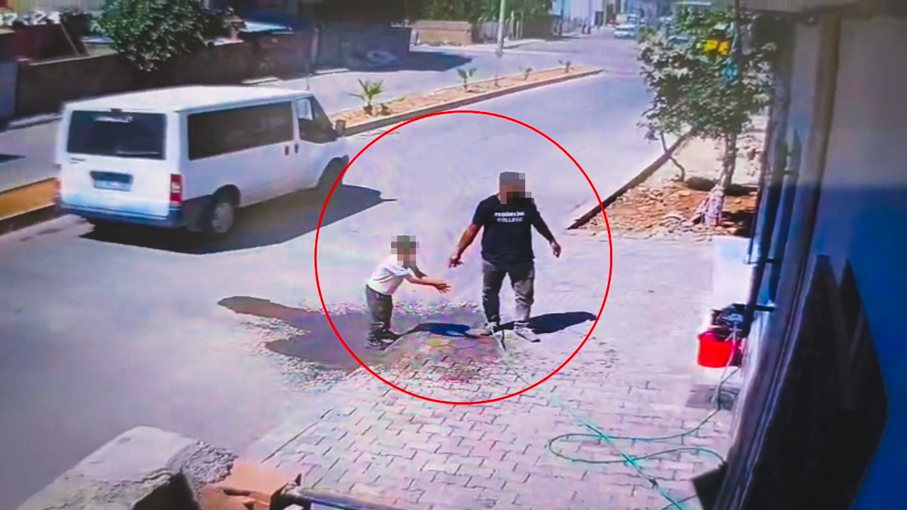 Küçücük oğluna hırsızlık yaptırdı