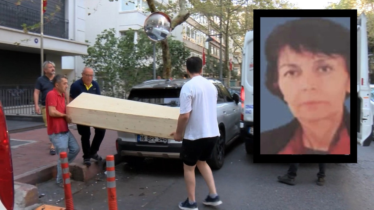 Profesör evinde ölü bulundu