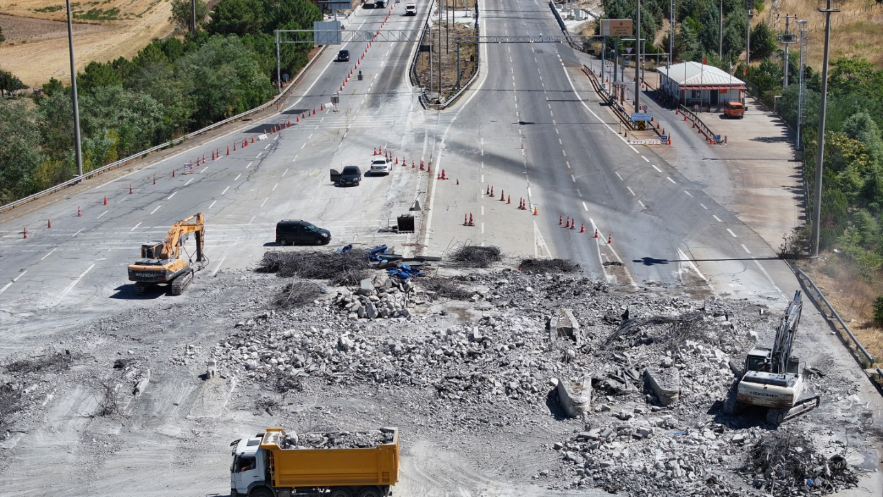 Gişeler kaldırılıyor: Edirne yolu kapatıldı