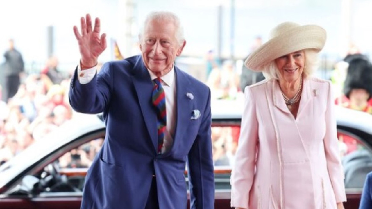 Kraliçe tacizciyi ayakkabıyla dövmüş