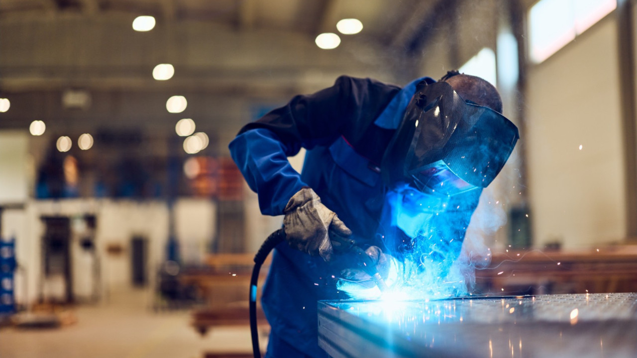 Sanayide daralma eğilimi sürüyor