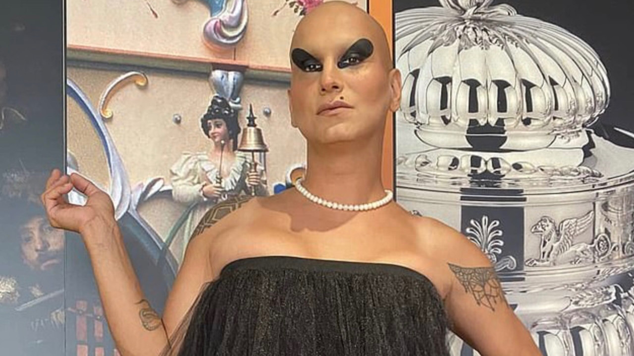 Türk drag queen İngiltere'yi karıştırdı