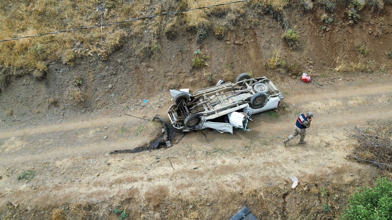 Hakkari'de feci kaza: 2 ölü, 1 yaralı