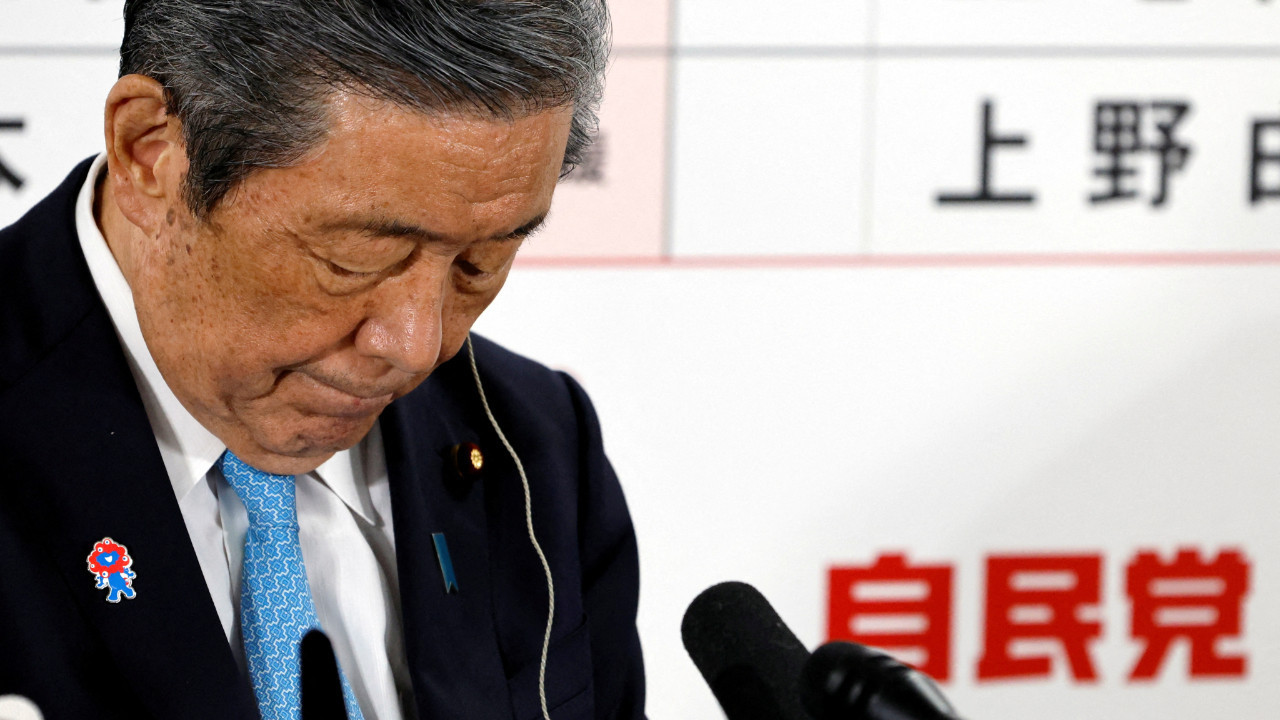 İktidar partisinin liderinden istifa hamlesi