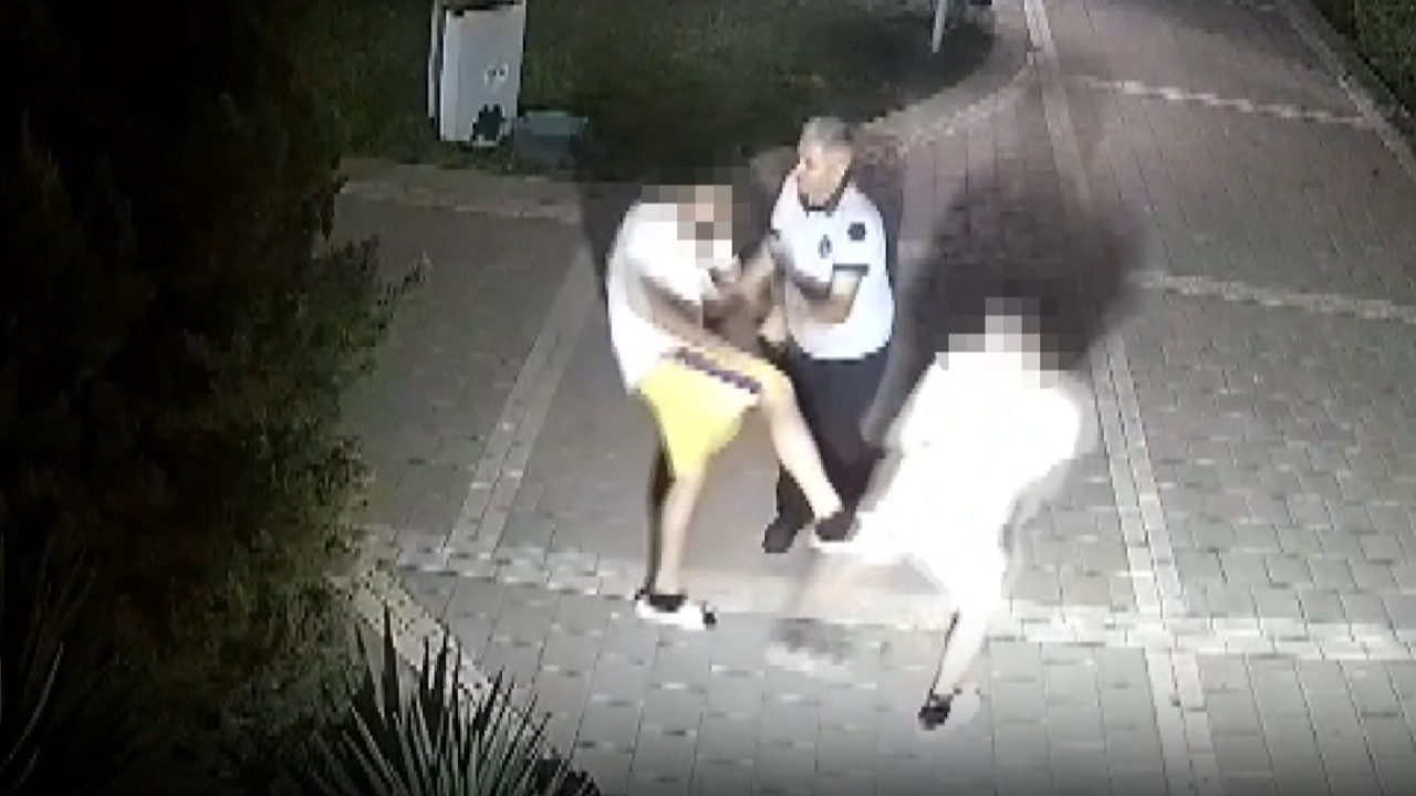 Oğluyla kavga eden çocuğu tekme tokat dövdü