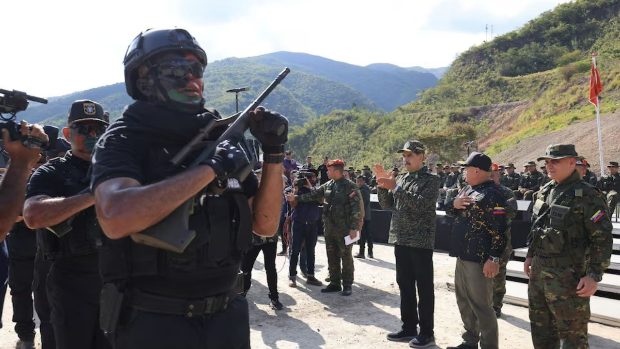 Trump suçladı, Maduro'dan misilleme: Savaş tamtamları çalıyor