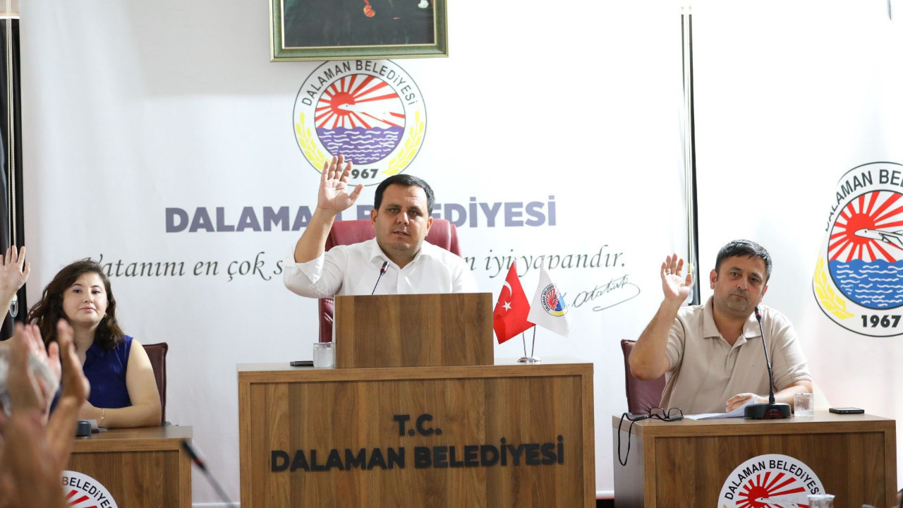 CHP'li başkan isyan etti: Çim ektik, soruşturma açtılar