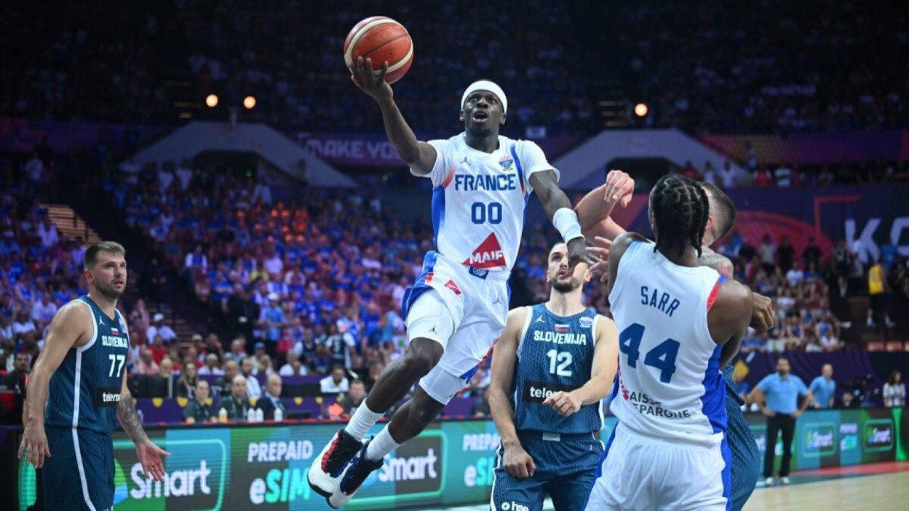 Sylvain Francisco ırkçı mesajları ifşa etti