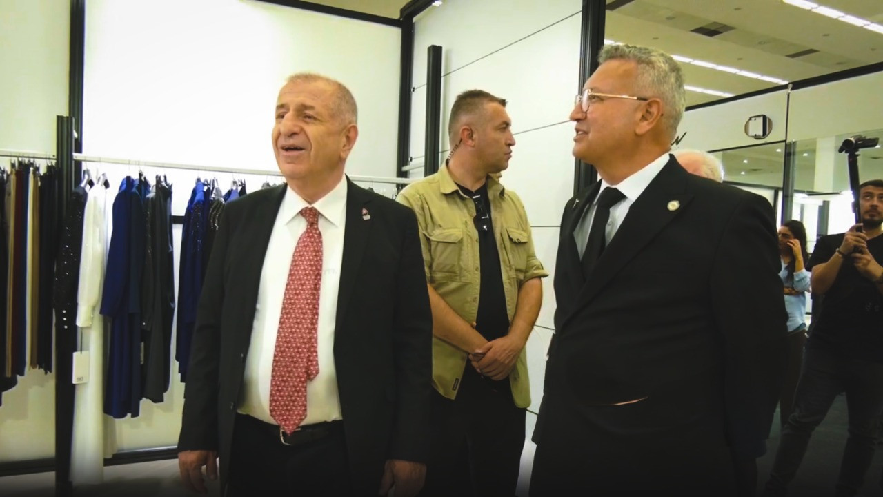 Ümit Özdağ moda fuarını gezdi
