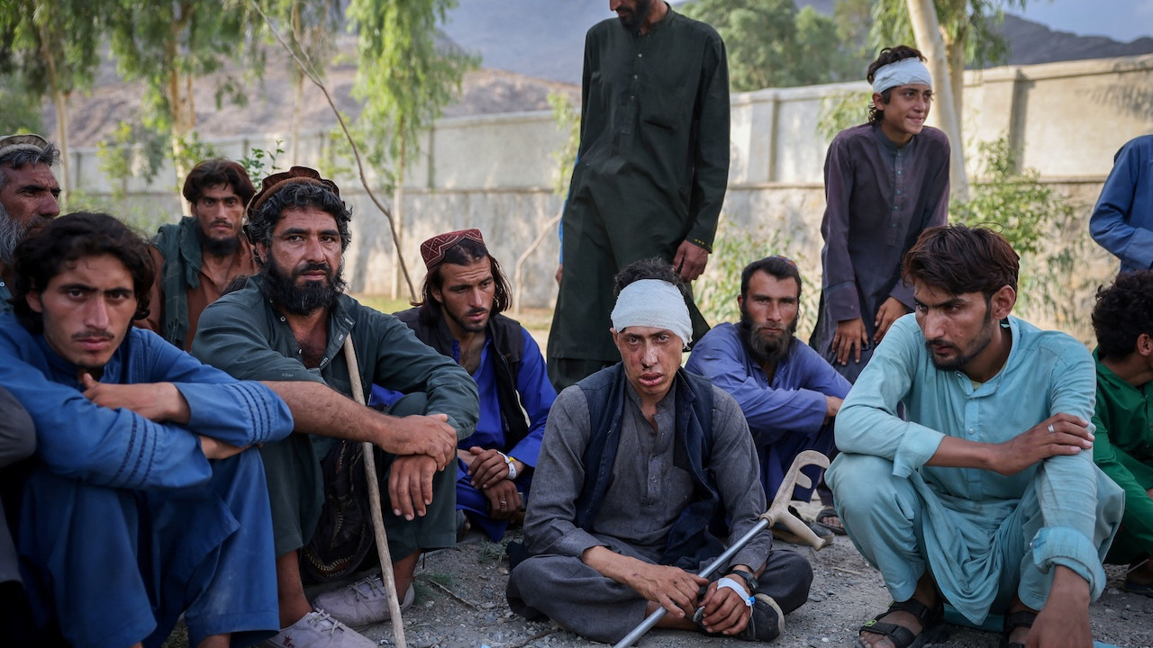 Afganistan'daki depremde yaşamını yitirenlerin sayısı 2 bini geçti