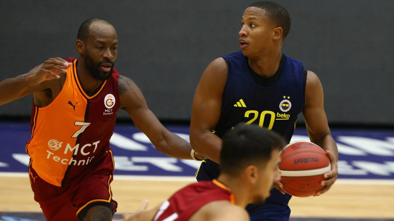 Galatasaray derbide Fenerbahçe'yi devirdi