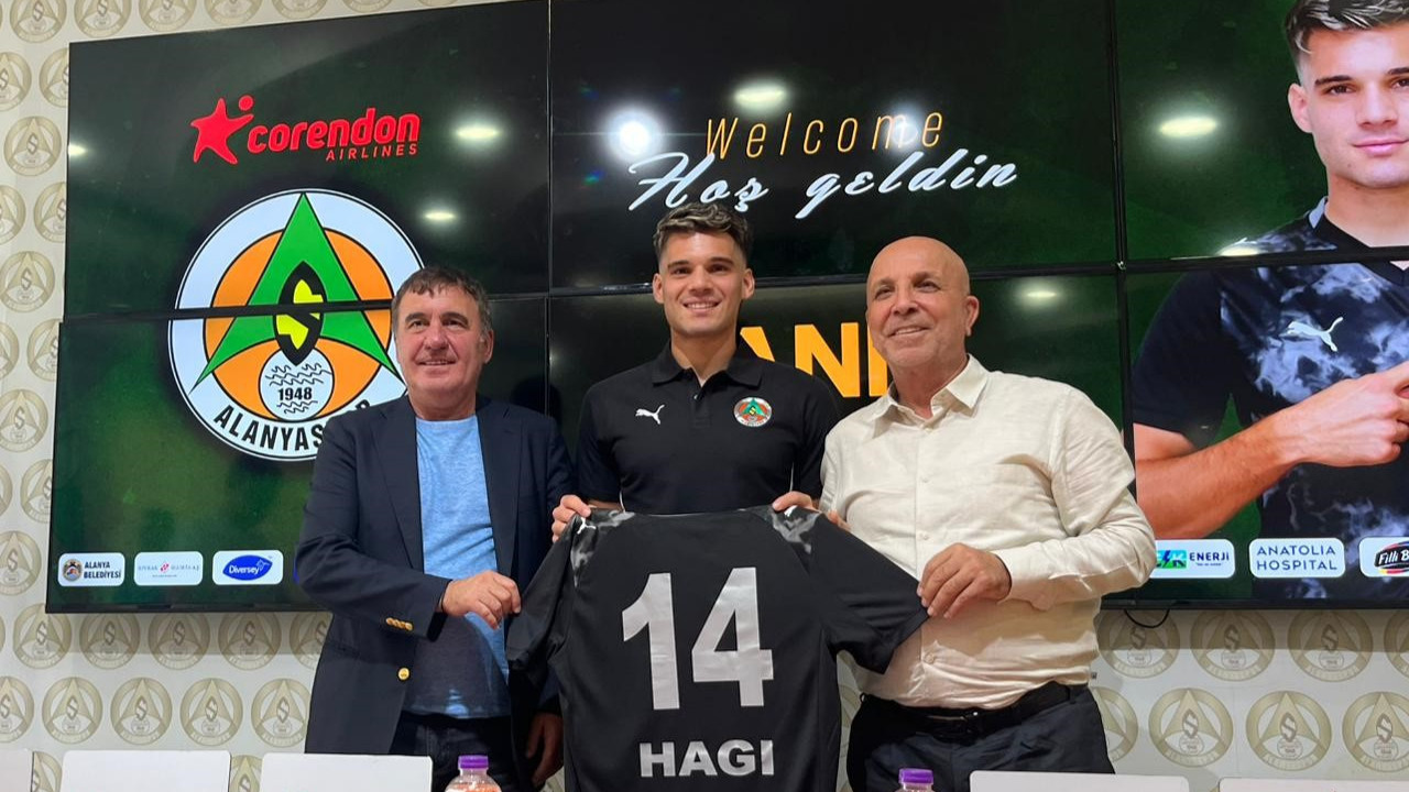 Galatasaray efsanesi Hagi, oğlunu Süper Lig ekibine emanet etti