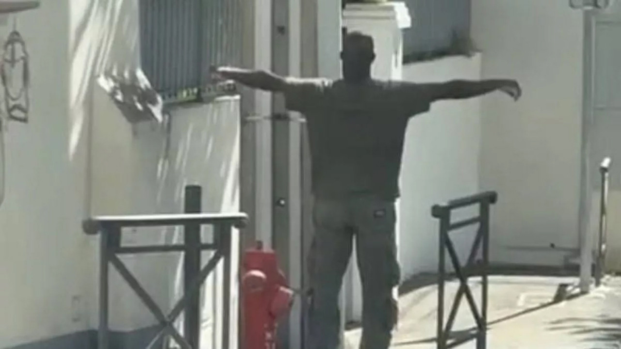 Celtic efsanesi okul önünde garip hareketler yaptı, psikiyatriye yatırıldı