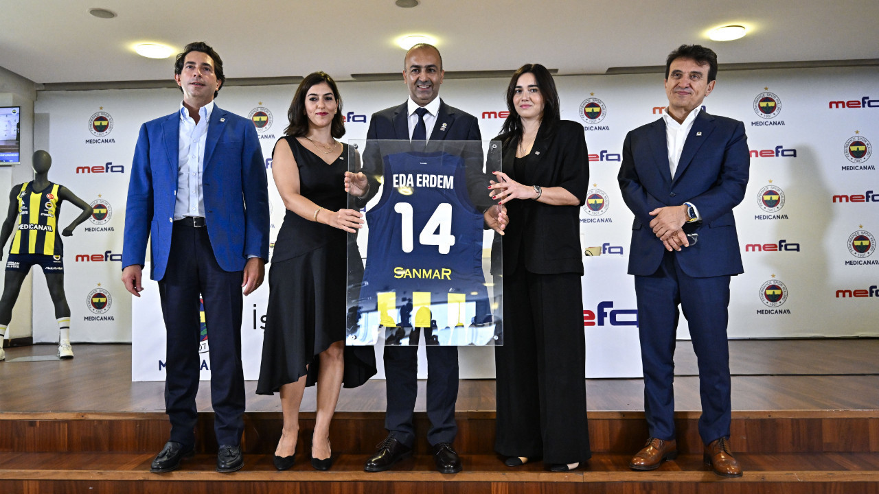 Fenerbahçe'de kadın voleybol takımına yeni sponsor