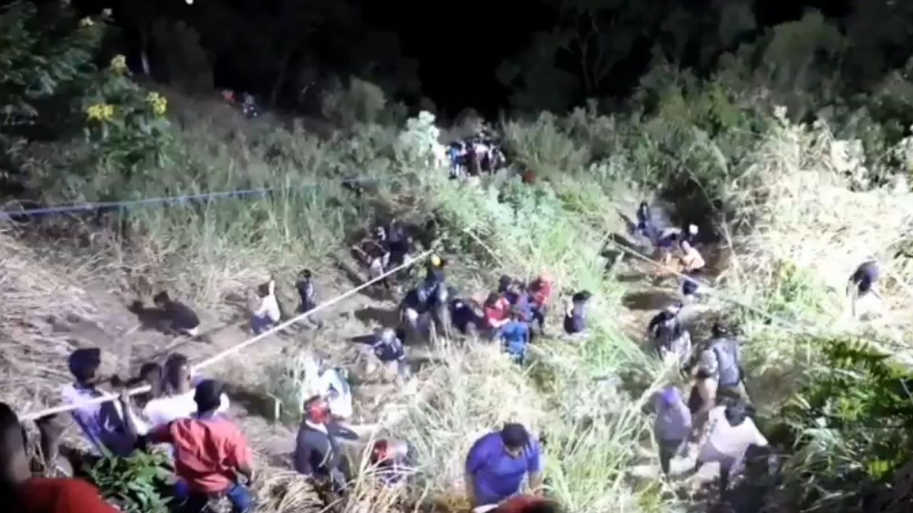 Otobüs uçuruma yuvarlandı: Çok sayıda ölü ve yaralı var