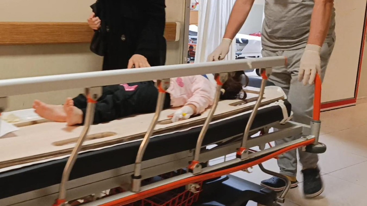 Balkondan düşen 2 yaşındaki çocuk yaralandı