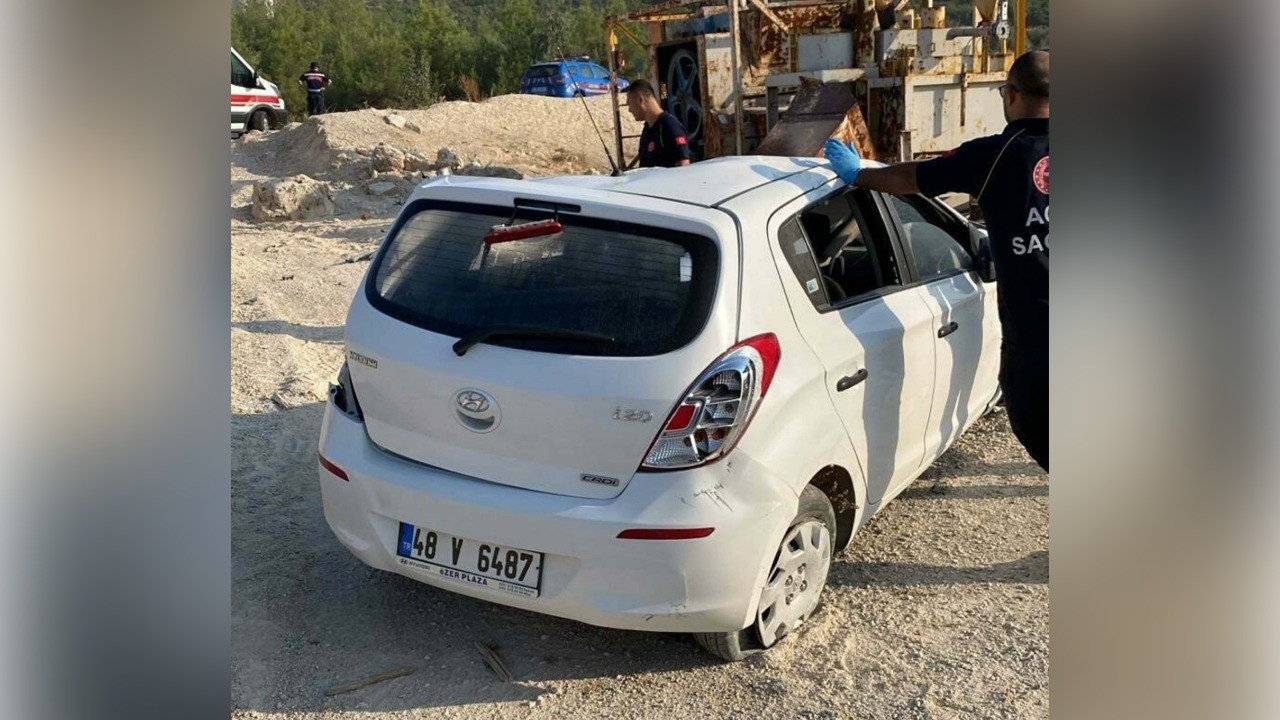 Şarampole devrilen otomobilin sürücüsü öldü