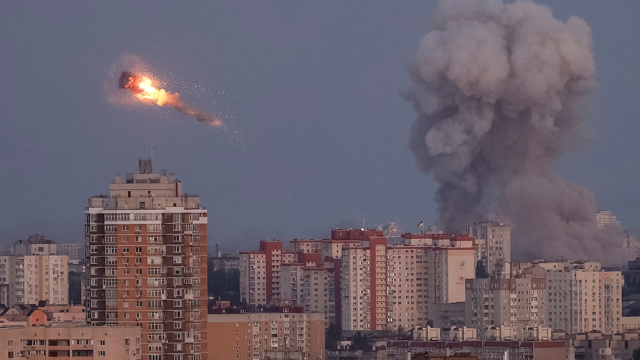 Rusya, Kiev'e füze yağdırdı
