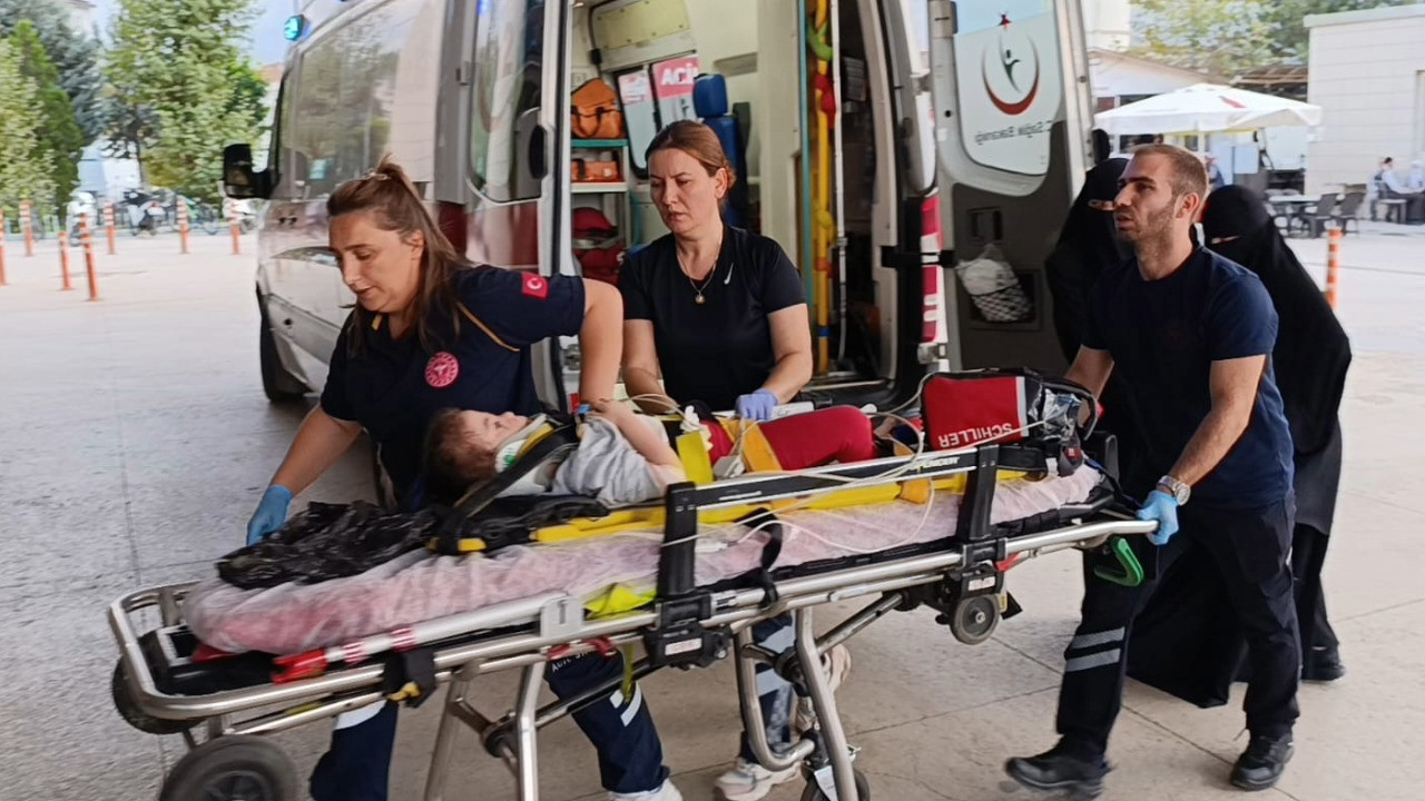 Balkondan düşen 5 yaşındaki Ayea ağır yaralı