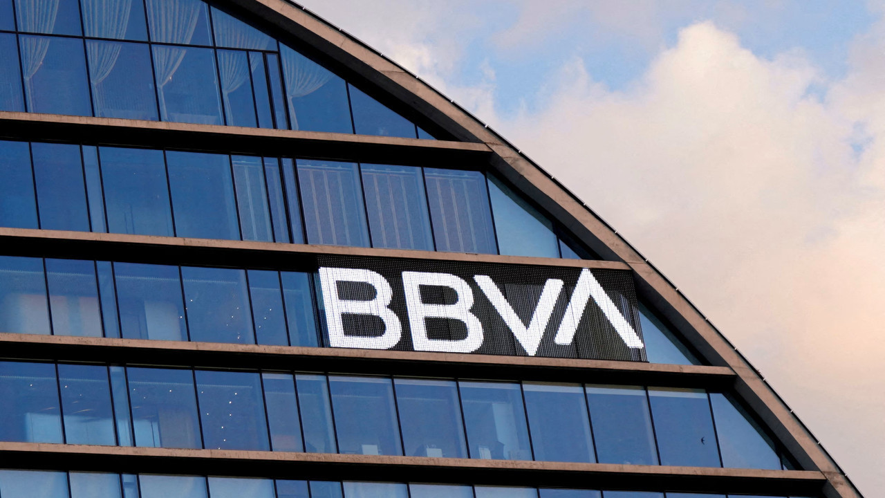 BBVA rakibini satın alıyor