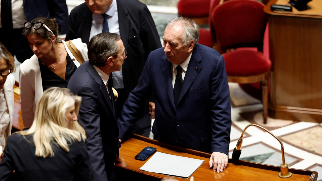 Fransa’da hükümet düştü