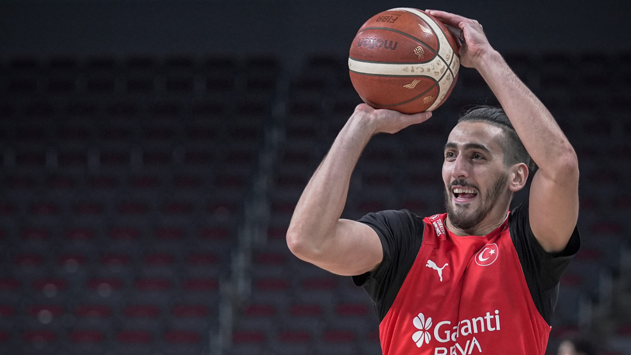 Kenan Sipahi: "EuroBasket 2025 yarı finali çok sert geçecek"