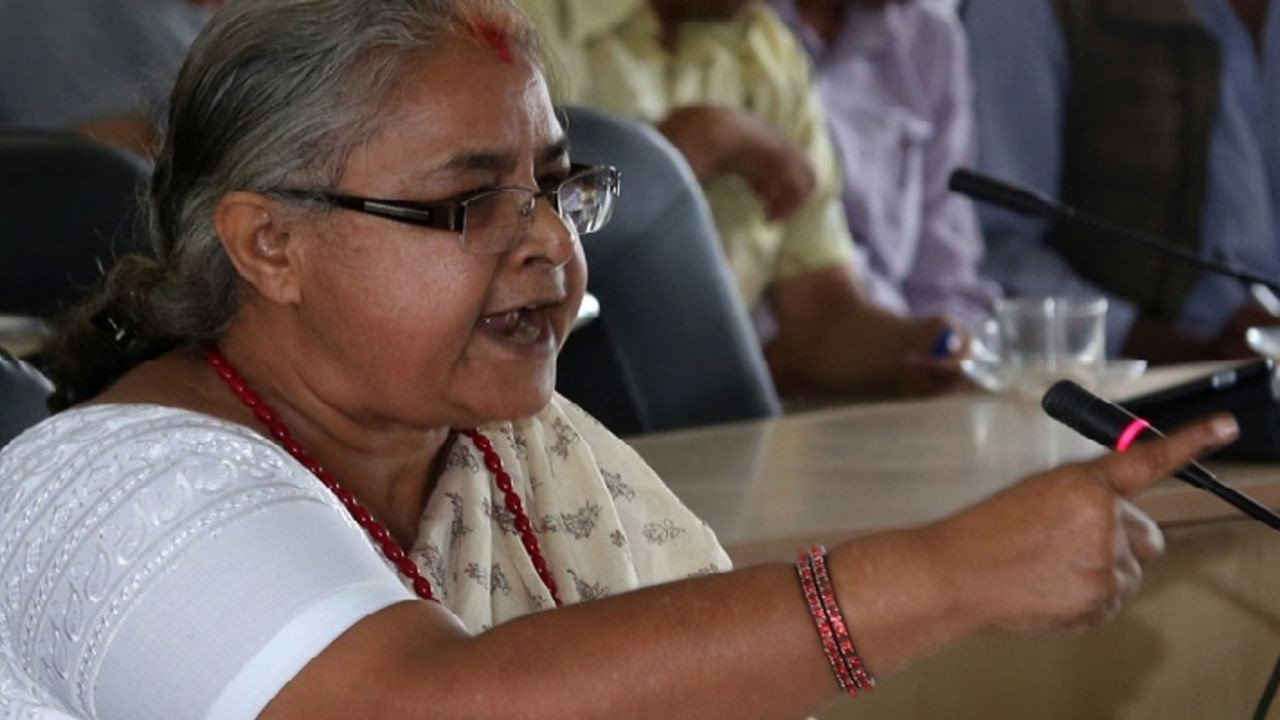 Nepal'de ordu sokakta, Z kuşağı onu istiyor