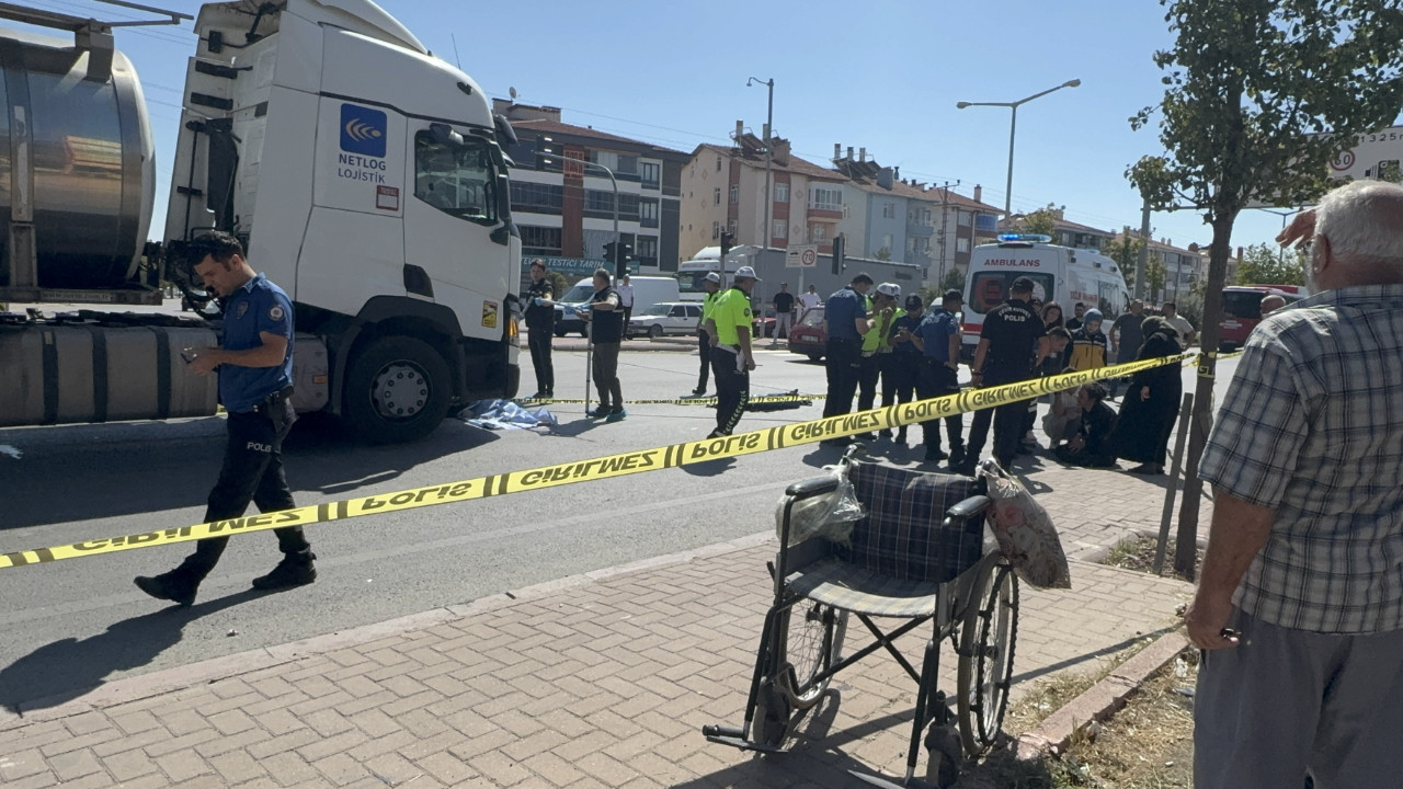 Anne ve kızını ayıran kaza sonrası kahreden kare