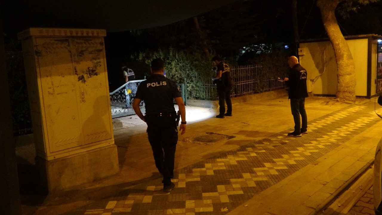 Camide silahlı kavga: 3 yaralı